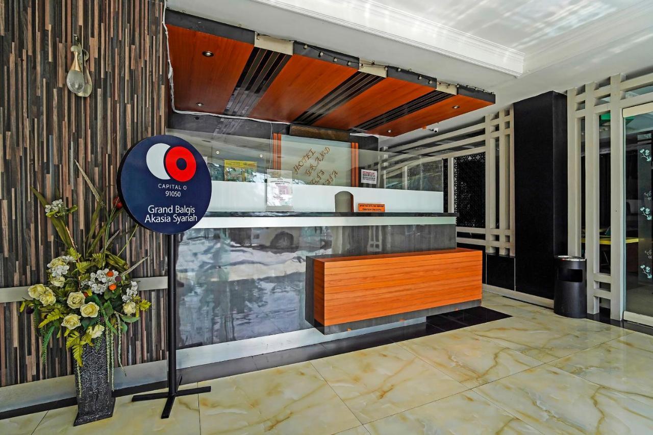 Capital O 91050 Grand Balqis Akasia Syariah Surabaya Esterno foto
